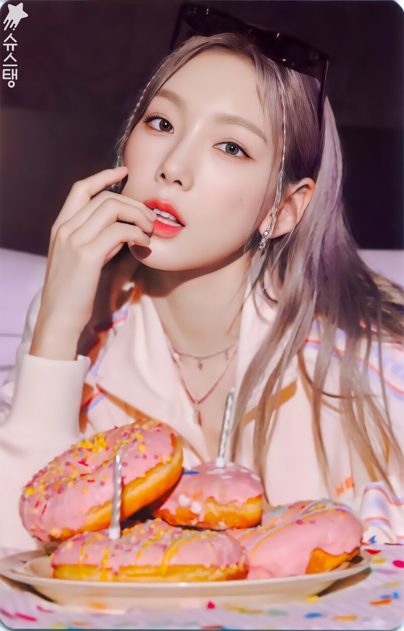 Taeyeon for NERDY 2022 SS Photocard Scans documents 5