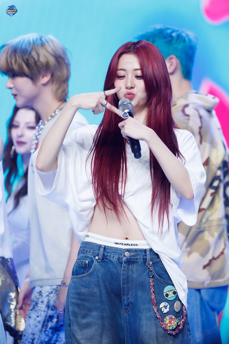 240307 LE SSERAFIM Yunjin - 'EASY' and 'Smart' at M Countdown documents 20