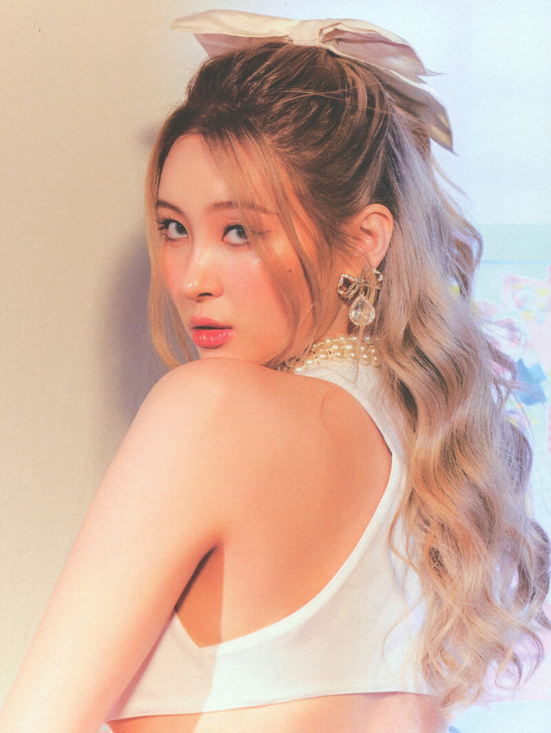 Sunmi - "1/6" Photobook documents 5