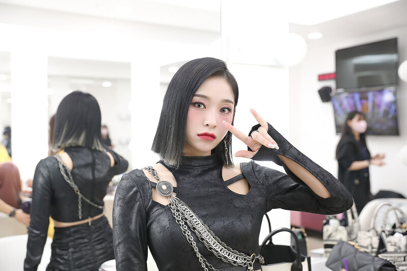 220630 Dreamcatcher Naver Post - 'MAISON' Activities Behind 2 documents 14