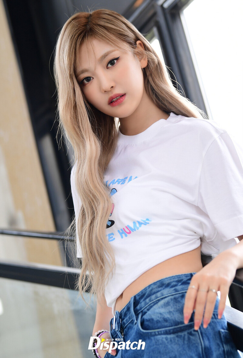 221018 aespa Ningning - Paris Promotions Photoshoot by Dispatch documents 2