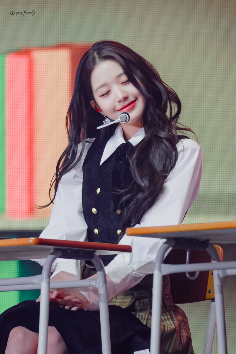 230211 IVE Wonyoung - 'The Prom Queens' Day 1 documents 14