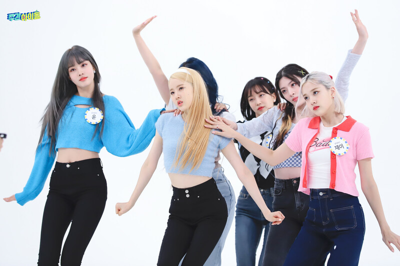 210908 MBC Naver Post - STAYC at Weekly Idol documents 8