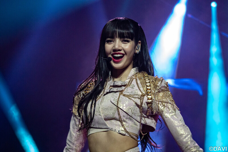 221030 BLACKPINK Lisa - 'BORN PINK' Concert in Houston Day 2 documents 4