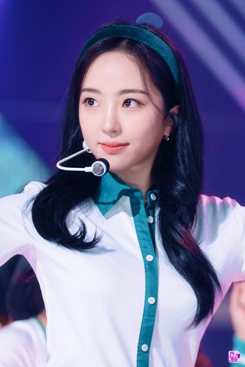 221106 ALICE - ‘Dance On’ at Inkigayo documents 7