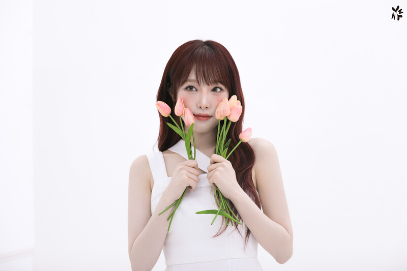 240906 Yuehua Naver Post with Yena - Lens O&ME (by I-SHA) Advertisement Shoot Behind the Scenes documents 10