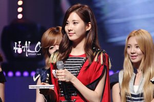 120901 Girls' Generation Seohyun at LOOK Concert & Fansign