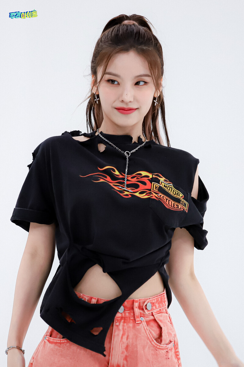 220720 MBC Naver - ITZY at Weekly Idol documents 10
