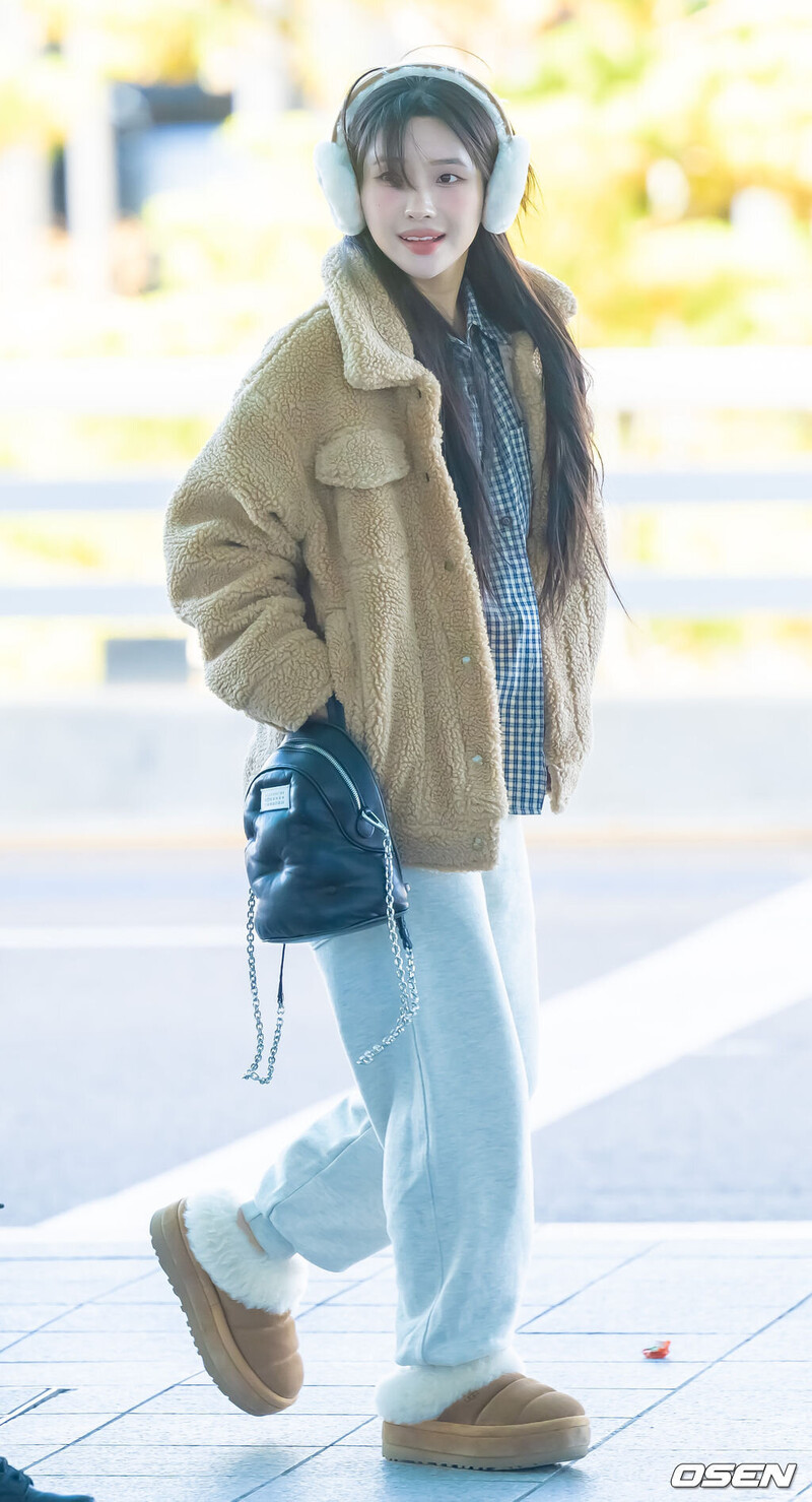 231110 (G)I-DLE Soyeon at Incheon International Airport | kpopping