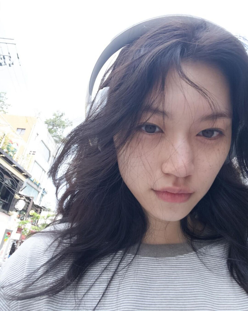 240527 Doyeon Instagram update documents 4