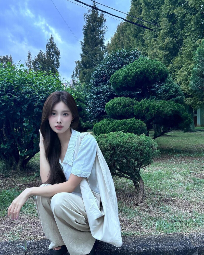 240727 Kang Hyewon Instagram Update documents 1