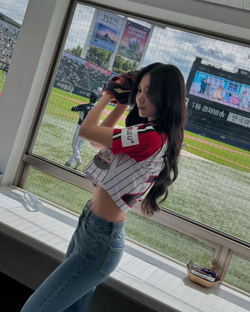 240923 - TZUYU Instagram Update documents 2