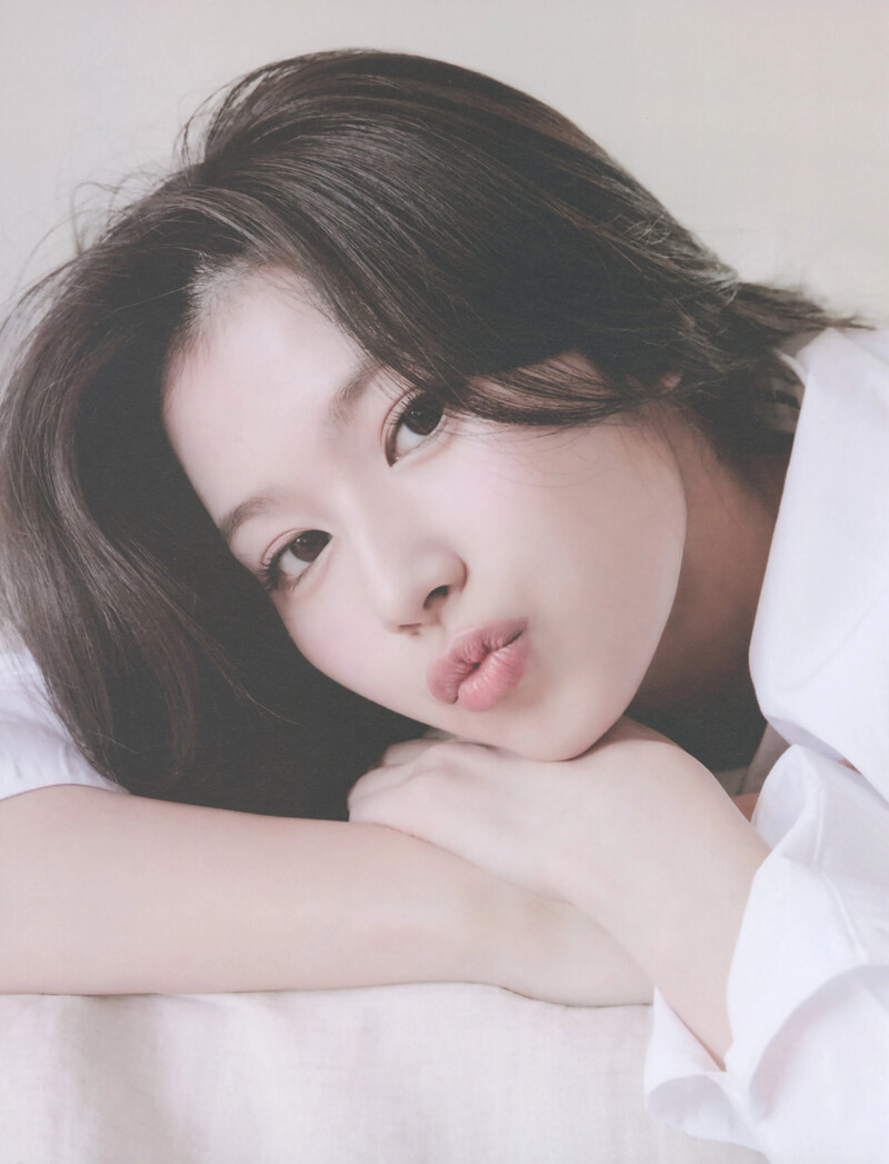 Yes, I am Sana 1st Photobook [SCANS] documents 16