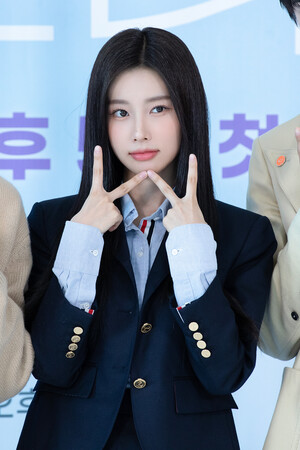 221015 8D Naver Post - Kang Hyewon - 'Seasons of Blossom' Press Conference