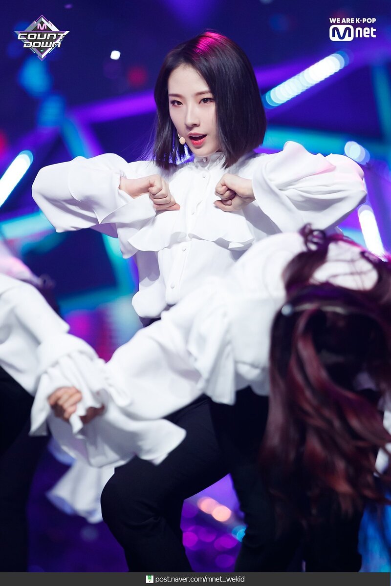 190221 LOONA - 'Butterfly' at M COUNTDOWN documents 6