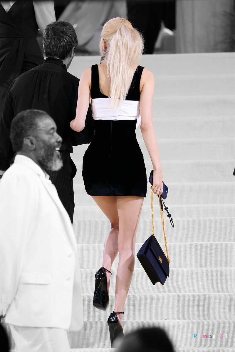 210914 ROSÉ for Yves Saint Laurent & Tiffany & Co. at the 2021 Met Gala with Anthony Vaccarello documents 9