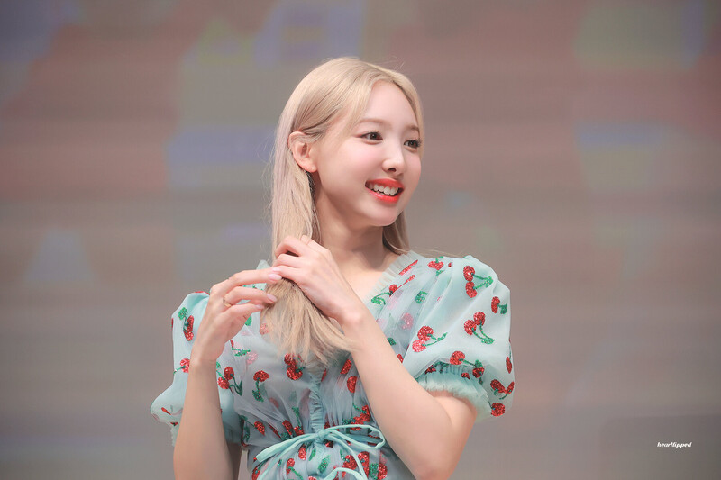 220703 TWICE Nayeon - Music Plant Fansign documents 5