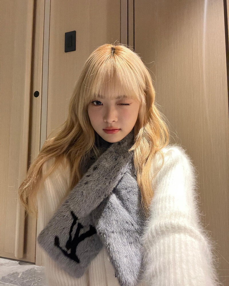 231201 - EUNCHAE Instagram Update | kpopping