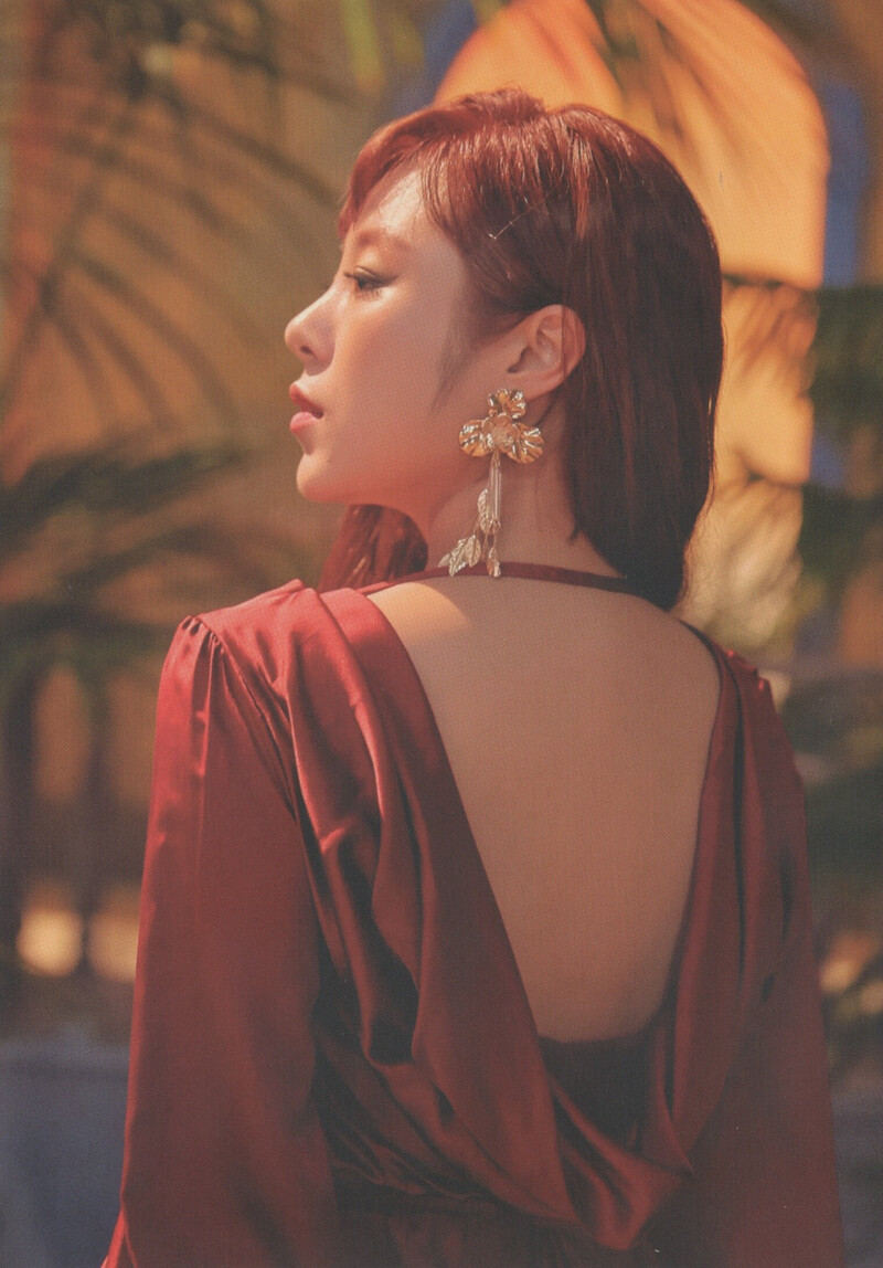 MAMAMOO 7th Mini Album 'Red Moon' [SCANS] documents 3