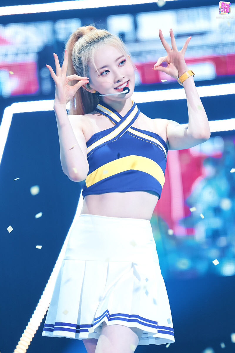 210926 STAYC - 'STEREOTYPE' at Inkigayo documents 11