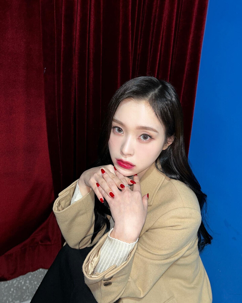 230410 Dreamcatcher Gahyeon Instagram Update documents 4