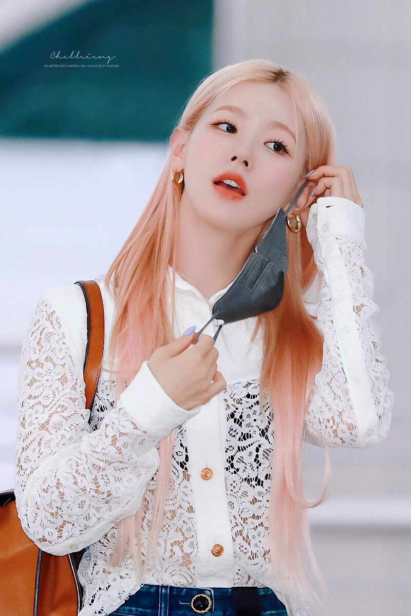 220721 (G)I-DLE Miyeon documents 5