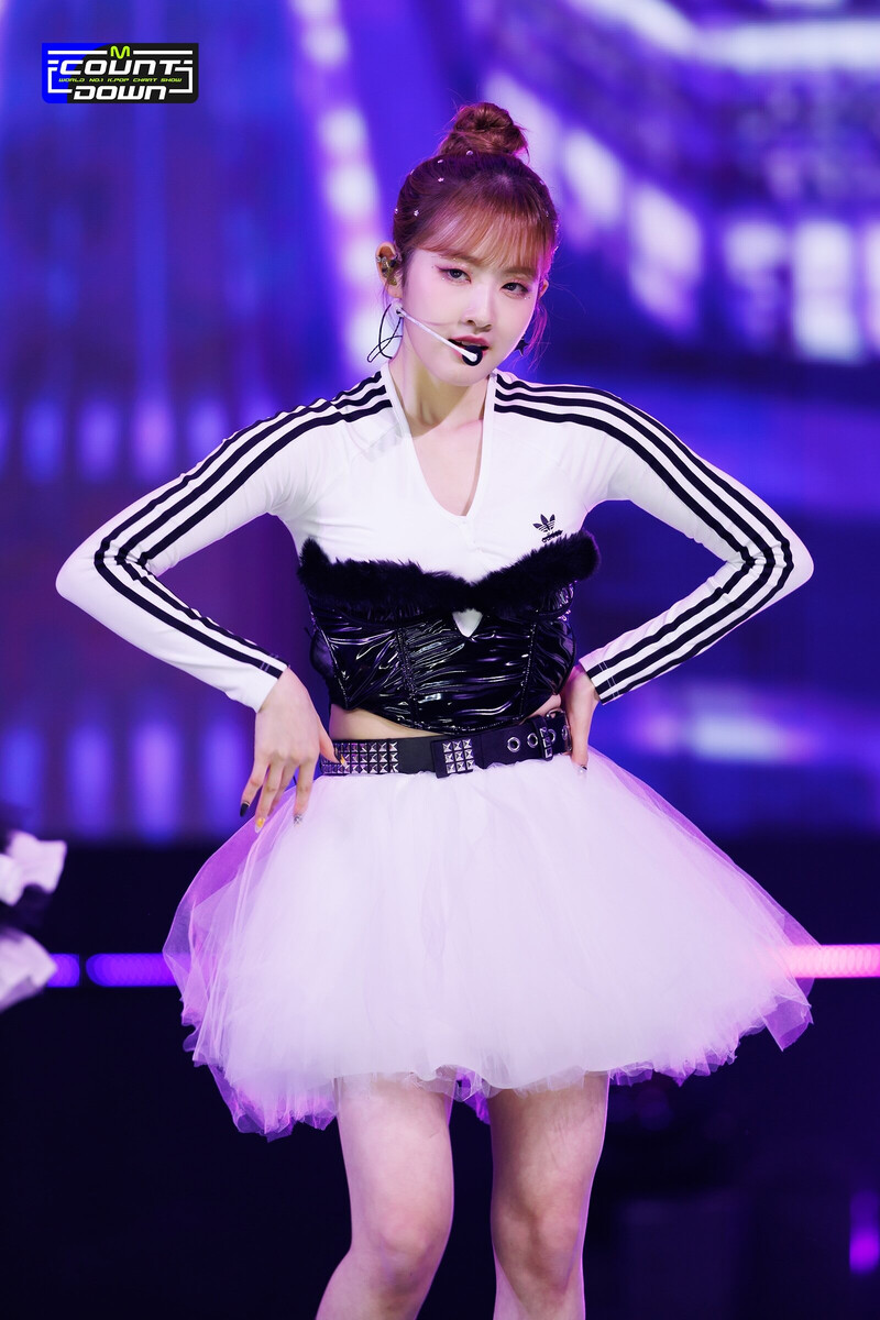 221229 STAYC Sieun 'RUN2U' at M Countdown documents 5