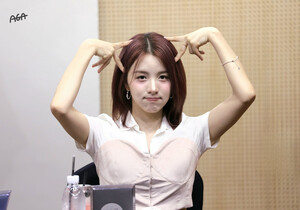 240818 WOOAH - LUCY at fan sign event