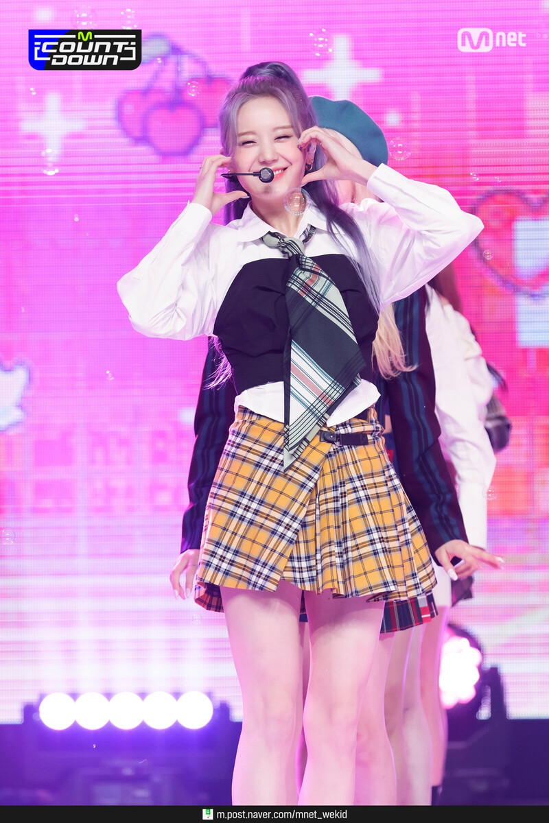 210909 fromis_9 - 'Talk & Talk' at M Countdown documents 11