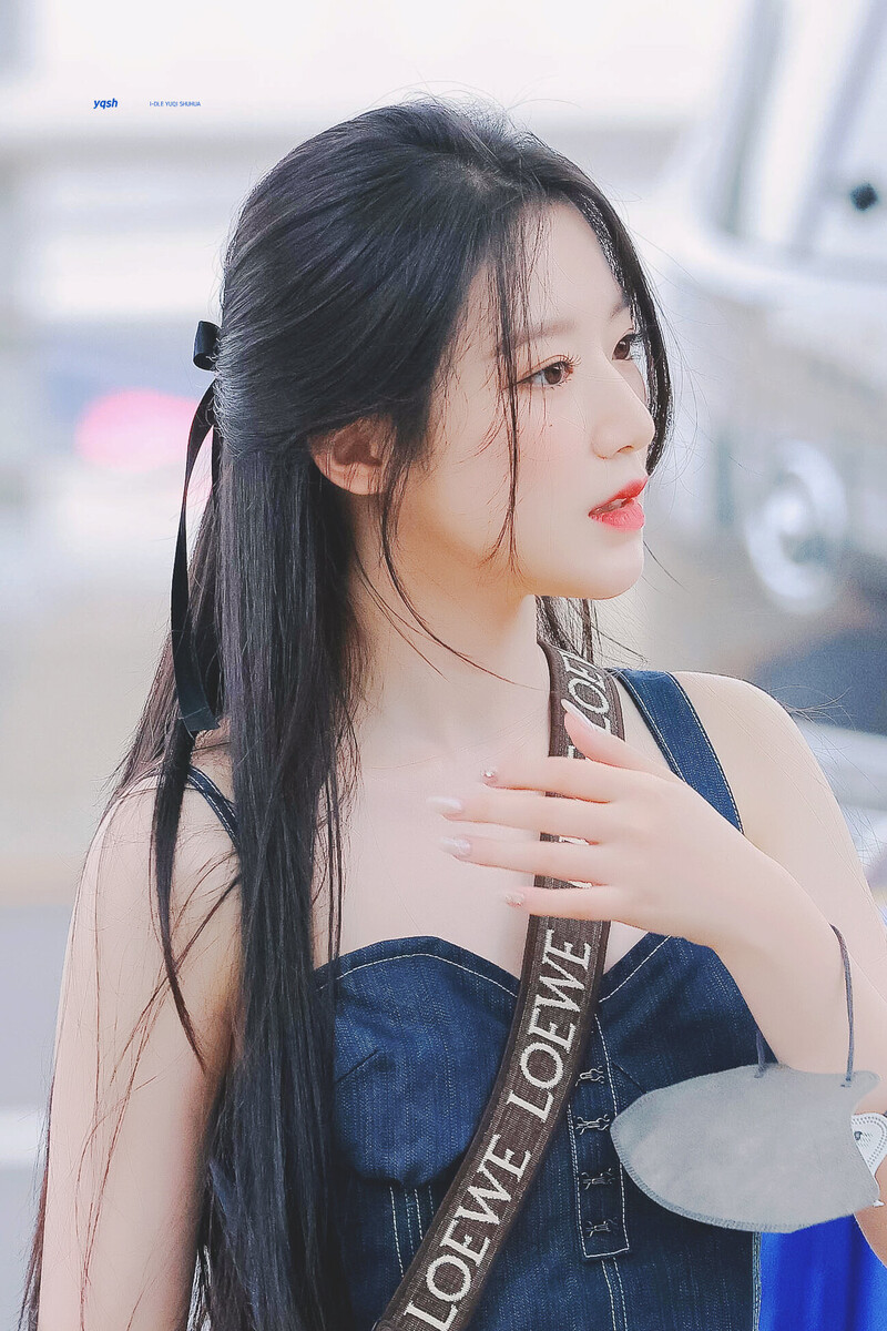 220819 (G)I-DLE Shuhua Incheon Airport Departure documents 8