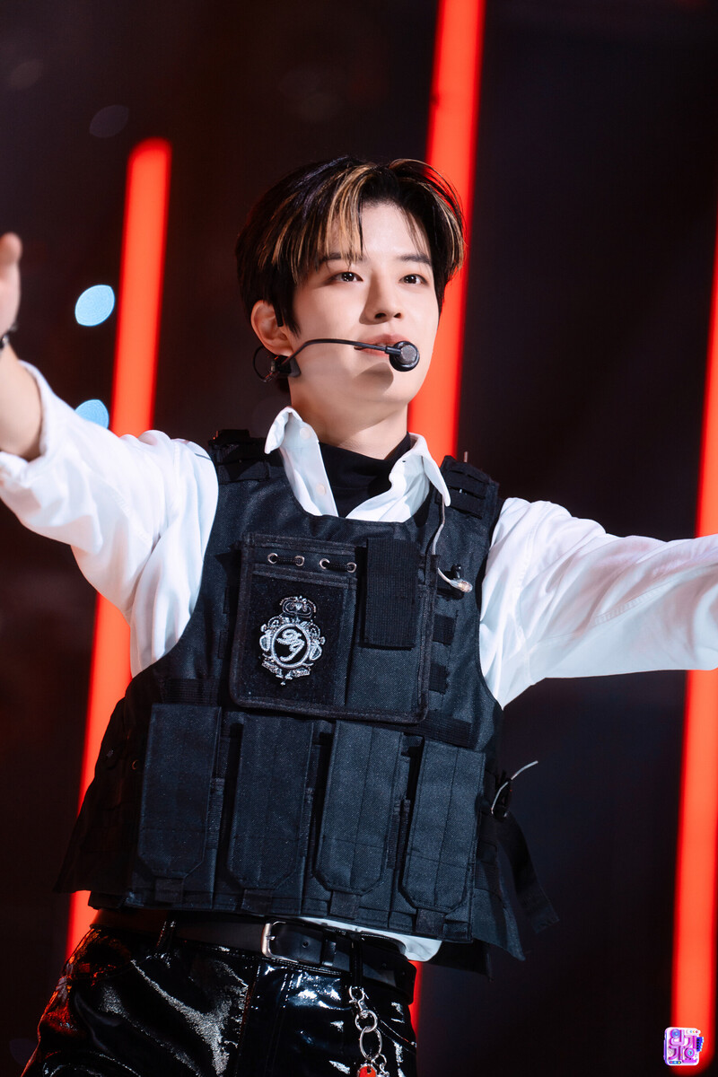 221023 StrayKids Seungmin - 'CASE 143' at Inkigayo documents 18