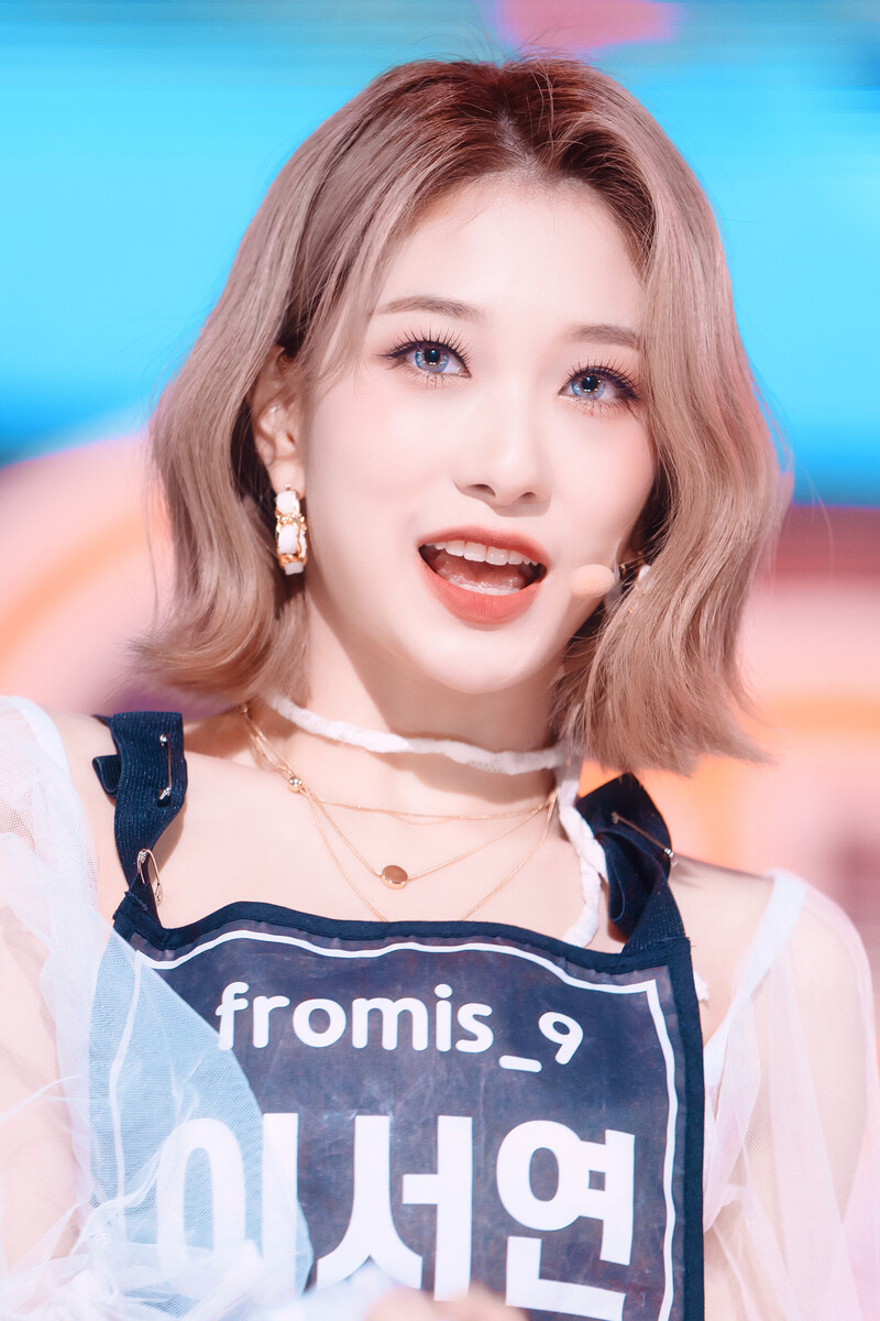 220123 fromis_9 Seoyeon - 'DM' at Inkigayo documents 21
