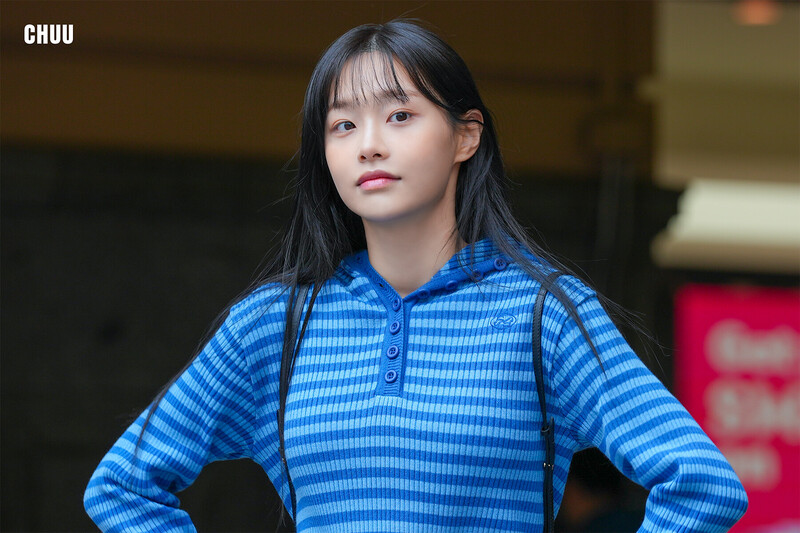 CHUU Weverse Post: Dayoff in Melbourne Behind the Scenes documents 5