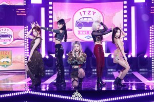 200822 ITZY 'Not Shy' at Music Core (MBC Naver Update)