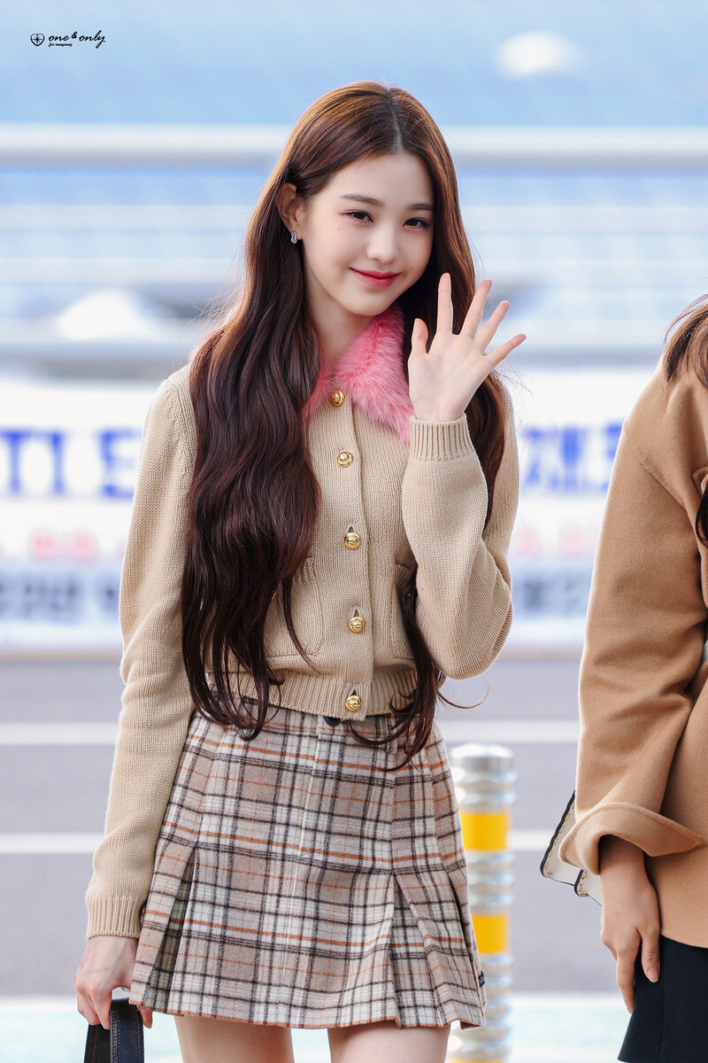 221014 IVE Wonyoung at Incheon International Airport | kpopping