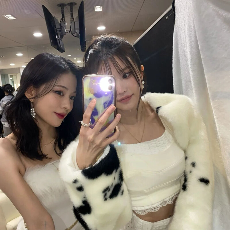 220120 fromis_9 Instagram Update - Chaeyoung & Hayoung documents 4