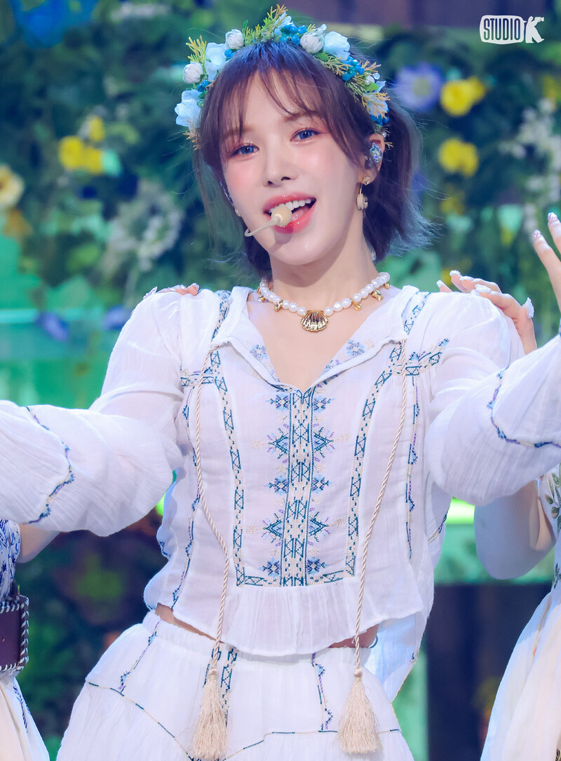 240628 Red Velvet Wendy - 'Cosmic' at Music Bank documents 9