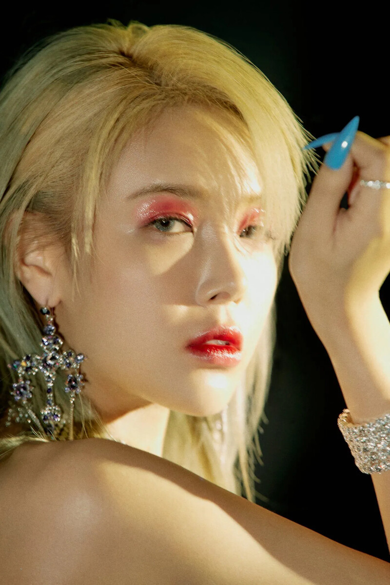 Yubin_Perfume_concept_photo_7.jpg