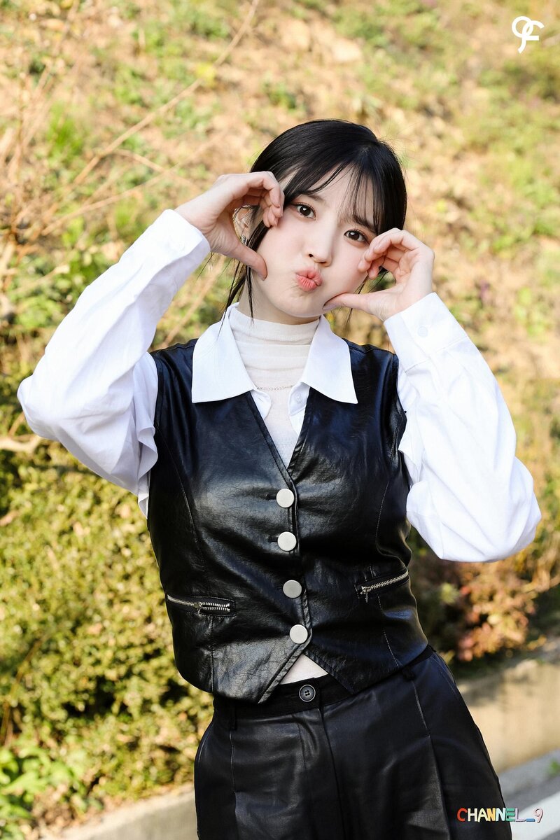 220105 fromis_9 Weverse Update - <CHANNEL_9> EP19-20 Behind Photo Sketch documents 14