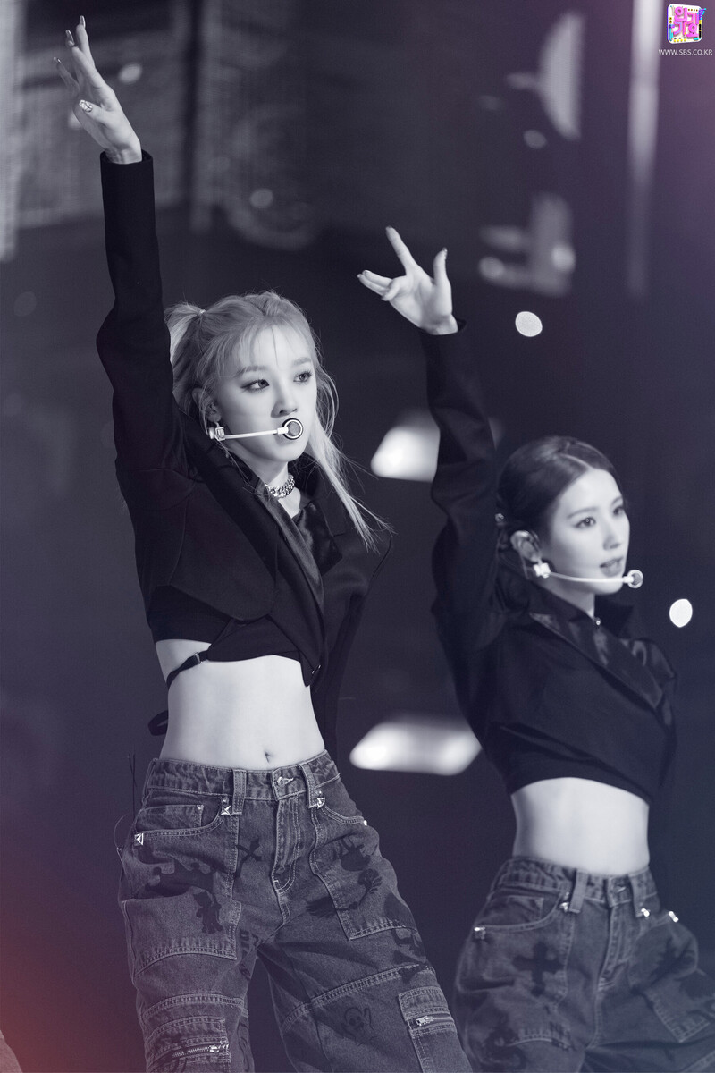 220327 (G)I-DLE at Inkigayo documents 11