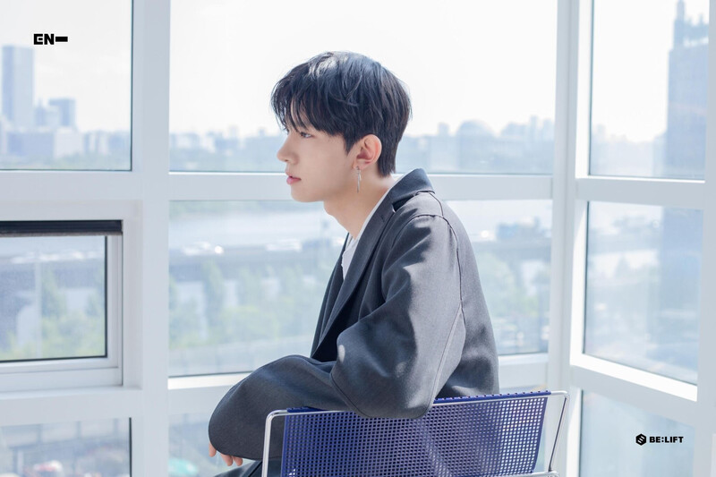 220531 Weverse Update- Heeseung Cover "Off My Face" Special Photo documents 3