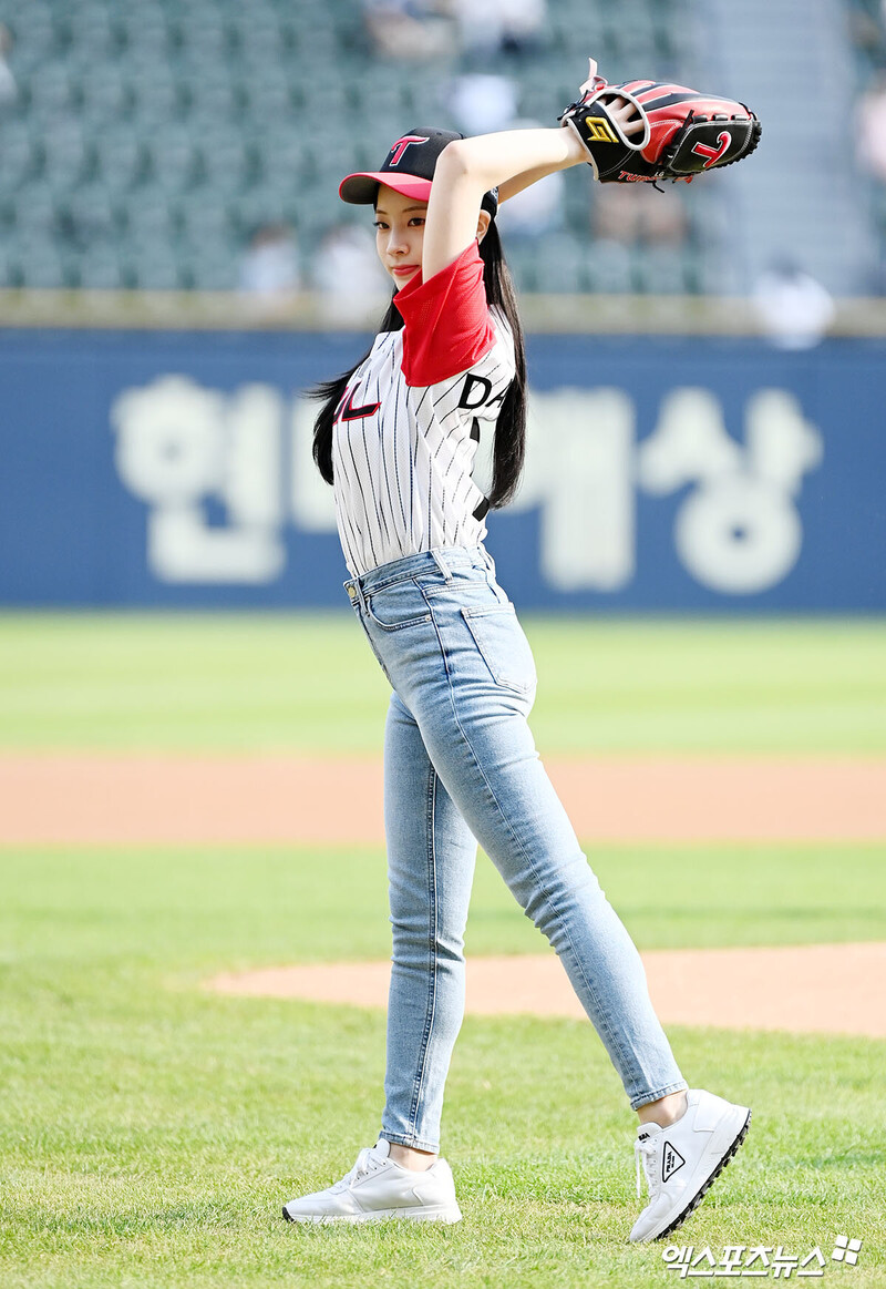 220821 TWICE Dahyun - LG Twins First Pitch documents 2