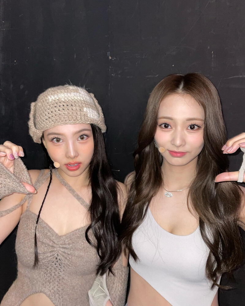 230319 TWICE Tzuyu Instagram Update with Nayeon documents 1