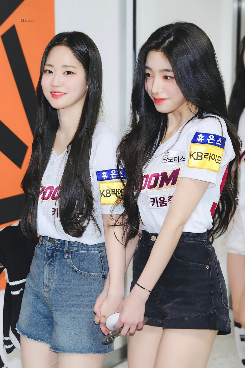 230419 tripleS Yoon SeoYeon & Park SoHyun documents 4