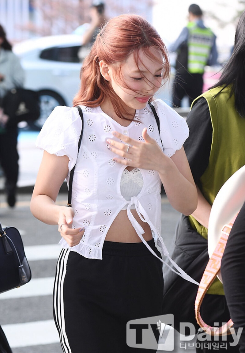 240531 TWICE Nayeon - ICN Airport documents 1