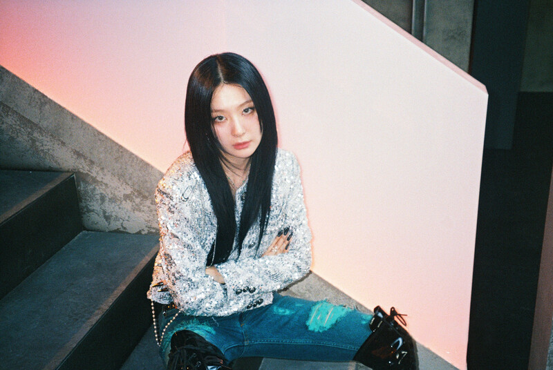 230128 GIRLS ON TOP Twitter Update - GOT the beat 'Stamp On It' MV Behind Photos documents 5