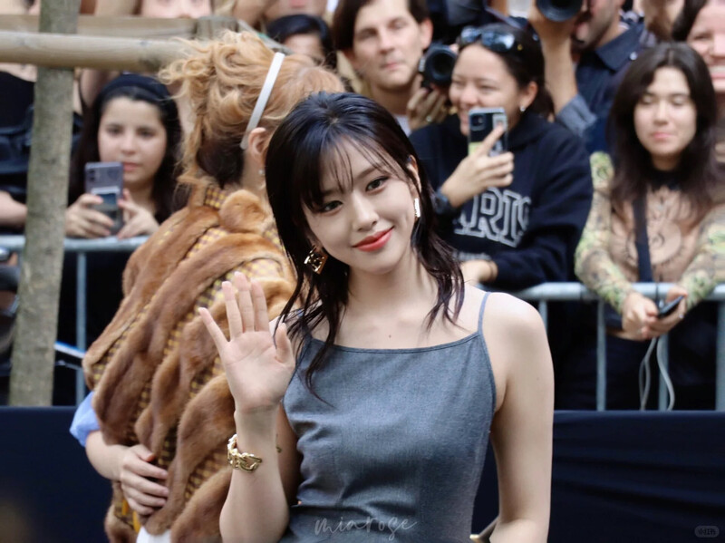 230920 An Yujin at the Milan Fashion Week for Fendi SS24 documents 8