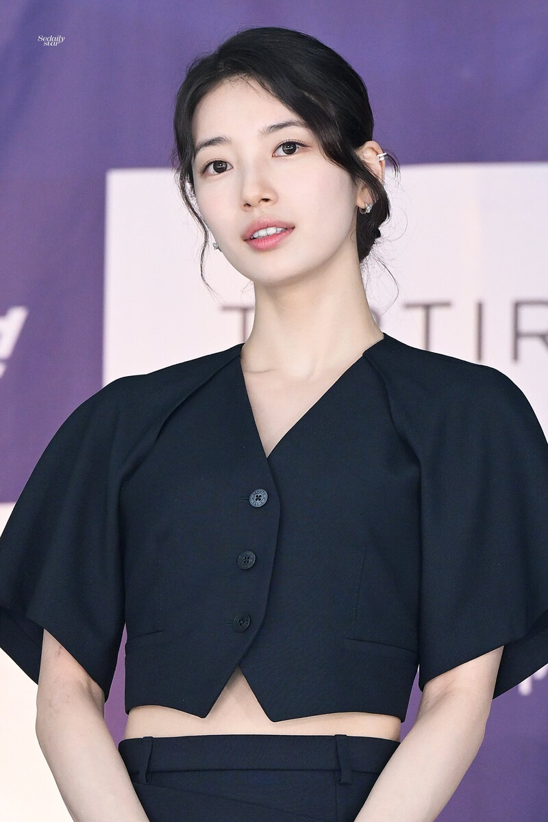 240625 Suzy - 25th Blue Dragon Series Awards Handprinting Event documents 6