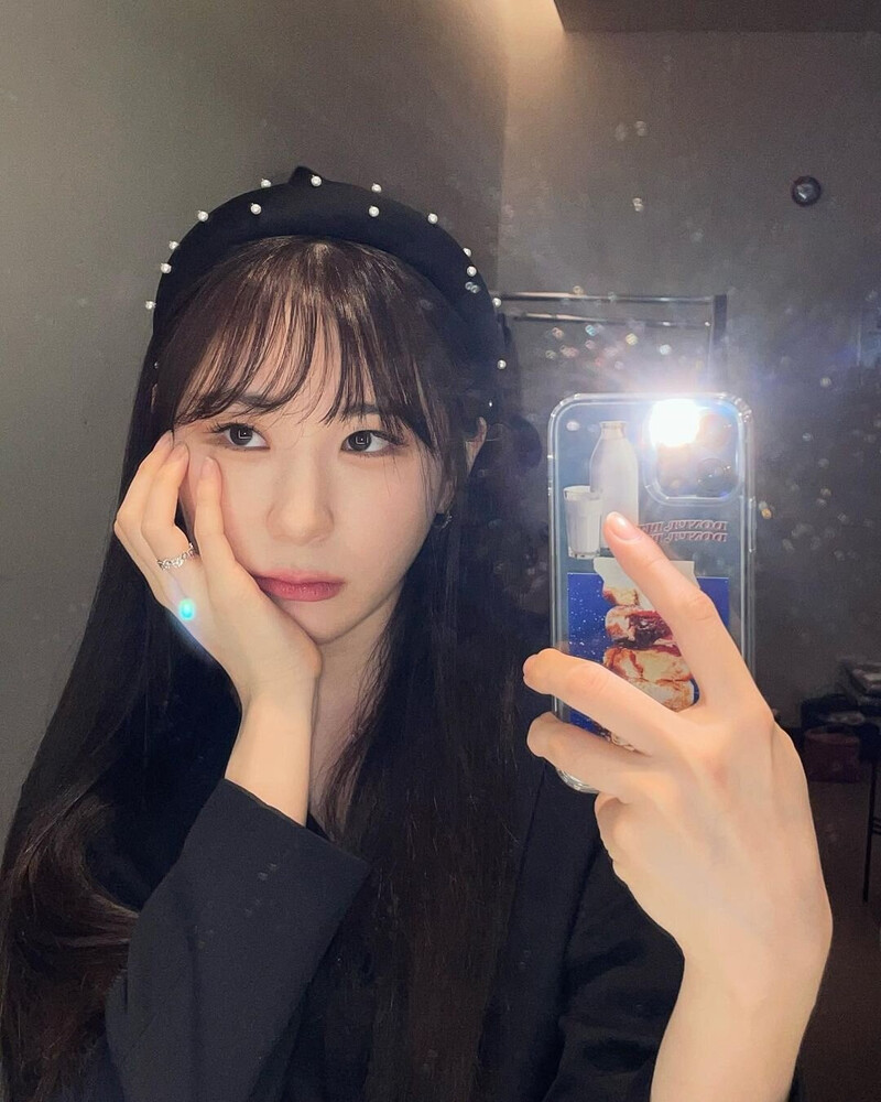 221007 Lee Chaeyeon Instagram Update documents 1