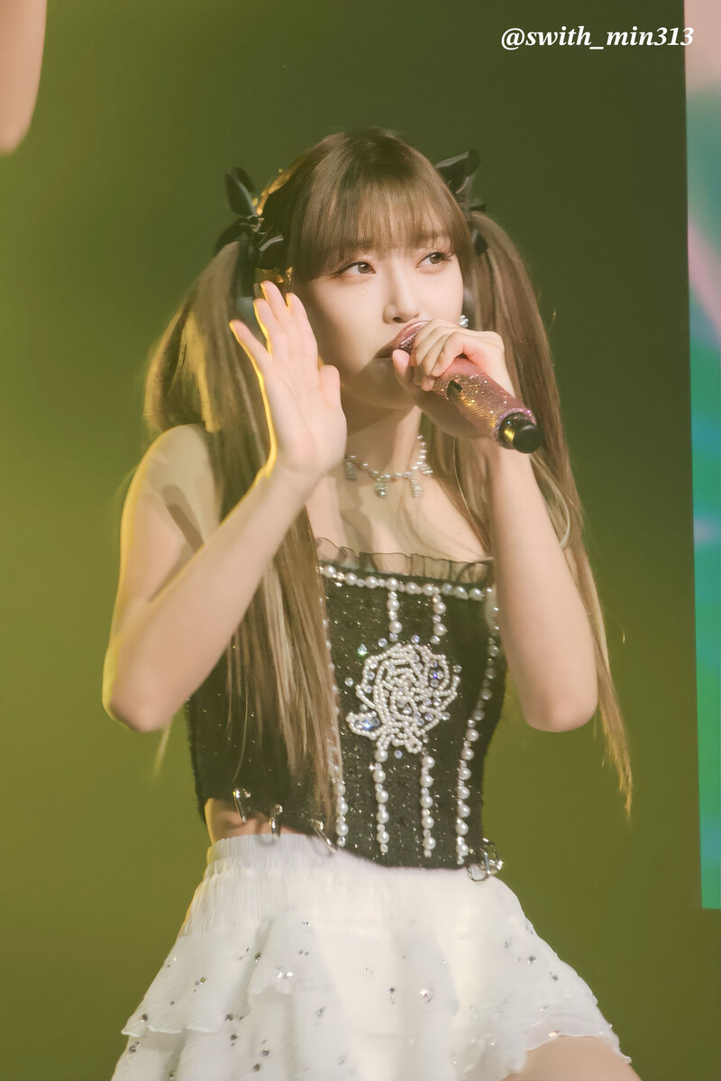 230924 STAYC Sumin - 1st World Tour 'TEENFRESH' in Seoul Day 2 documents 1